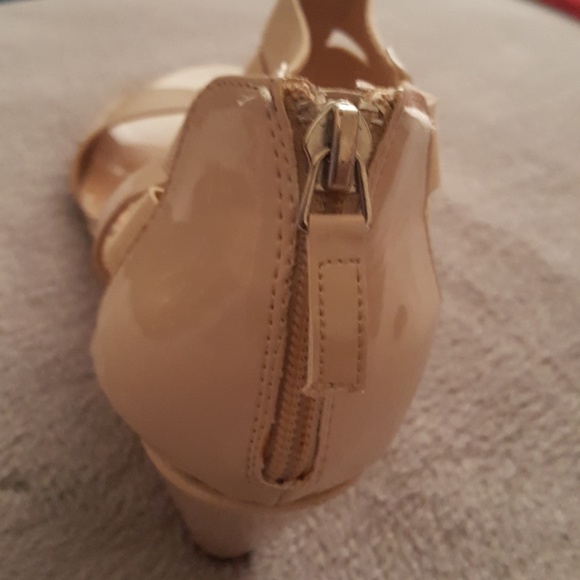 Shoes - Picture 4 of 4